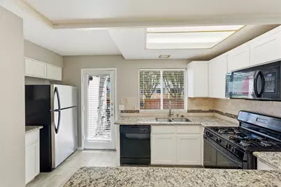 2808 Grants Lake Boulevard #304, Sugar Land, TX 77479 - Photo 2