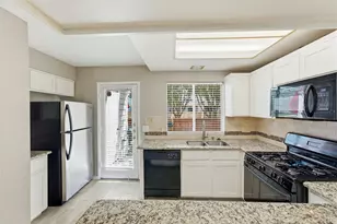 2808 Grants Lake Blvd, Sugar Land, TX 77479 - Photo 2