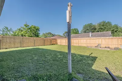 10233 Azalea Vlg Village, Houston, TX 77088 - Photo 16