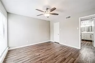 2822 S Bartell Dr, Houston, TX 77054 - Photo 8