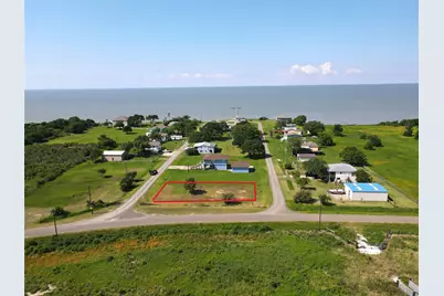 102 Ouisa, Smith Point, TX 77514 - Photo 10