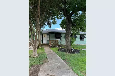 411 & 411 1/2 Humphrey Avenue, Palacios, TX 77465 - Photo 2