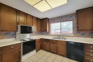 11711 Memorial Dr, Houston, TX 77024 - Photo 10