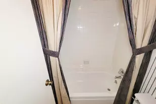 11711 Memorial Dr, Houston, TX 77024 - Photo 18