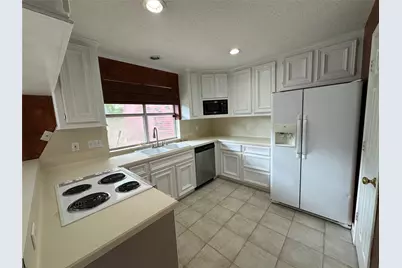 443 N Rivershire Drive, Conroe, TX 77304 - Photo 6