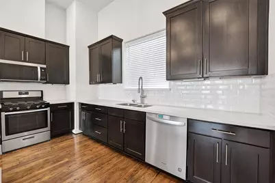 3413 Kensington Yellow Place, Houston, TX 77008 - Photo 10