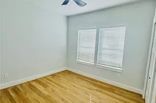 867 S Victory Dr, Houston, TX 77088 - Photo 8