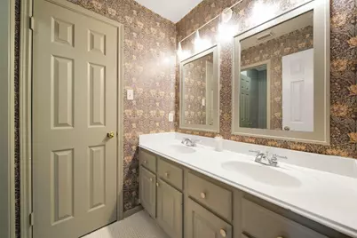 27 Wingspan Drive, The Woodlands, TX 77381 - Photo 32