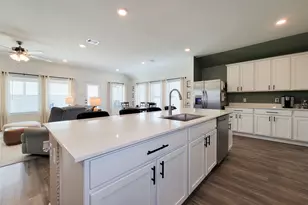 9319 Pavonia Fawn Dr, Baytown, TX 77521 - Photo 10