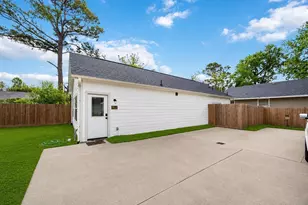 8614 Peachtree St, Houston, TX 77016 - Photo 1