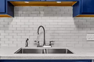 402 Tuam St, Houston, TX 77006 - Photo 10