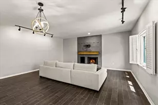 402 Tuam St, Houston, TX 77006 - Photo 6