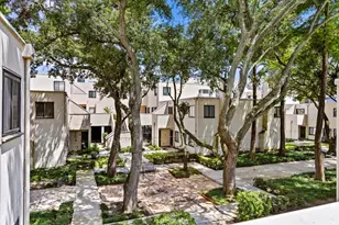 402 Tuam St, Houston, TX 77006 - Photo 2