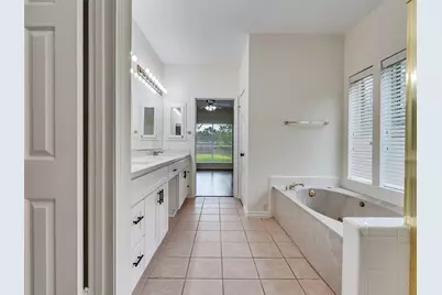 4510 Chestnut Meadow Drive, Sugar Land, TX 77479 - Photo 26