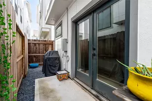 1747 Ojeman Spring Ln, Houston, TX 77055 - Photo 18