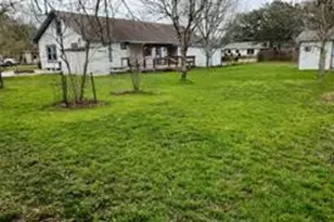 505 Connie St St, East Bernard, TX 77435 - Photo 2