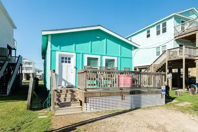 141 Howard Avenue, Surfside Beach, TX 77541 - Photo 2