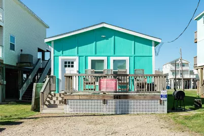 141 Howard Avenue, Surfside Beach, TX 77541 - Photo 1