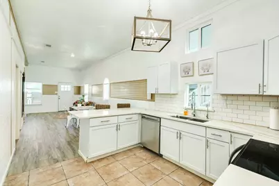 141 Howard Avenue, Surfside Beach, TX 77541 - Photo 18