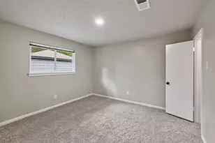 1915 7 Oaks Dr, Kingwood, TX 77339 - Photo 26