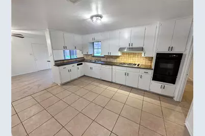 109 Poppy Street, Lake Jackson, TX 77566 - Photo 8