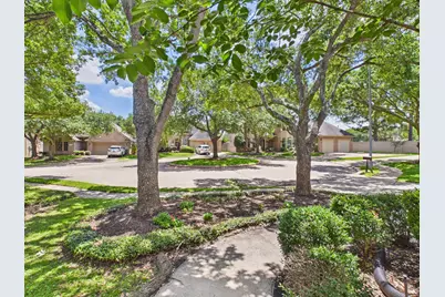 5407 Lake Place Drive, Houston, TX 77041 - Photo 48