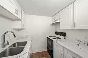 9009 Richmond Ave, Houston, TX 77063 - Photo 6