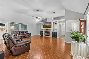 5810 Dixie Ln, Baytown, TX 77523 - Photo 10