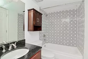 4515 Briar Hollow Pl Dr, Houston, TX 77027 - Photo 14