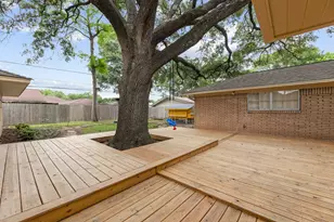 4510 Creekbend Dr, Houston, TX 77035 - Photo 36