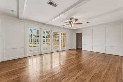 4510 Creekbend Drive, Houston, TX 77035 - Photo 4