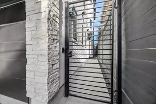 236 Birdsall St, Houston, TX 77007 - Photo 2
