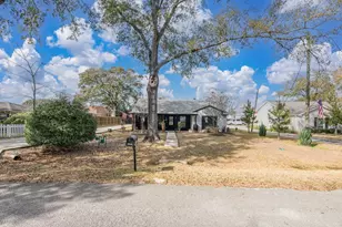 712 Clarence St, Tomball, TX 77375 - Photo 34