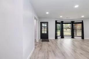 712 Clarence St, Tomball, TX 77375 - Photo 14