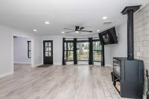 712 Clarence St, Tomball, TX 77375 - Photo 10