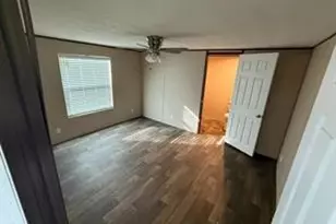 202 W Austin St, Brazoria, TX 77422 - Photo 8