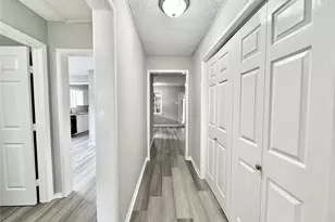 1302 Cypress St, Alvin, TX 77511 - Photo 2