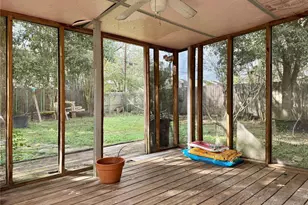 1302 Cypress St, Alvin, TX 77511 - Photo 18