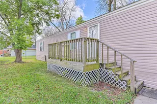 4702 10th St, Bacliff, TX 77518 - Photo 1