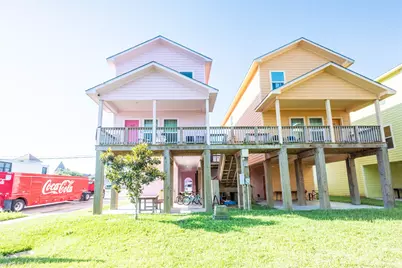 915 Moody Avenue, Galveston, TX 77550 - Photo 1