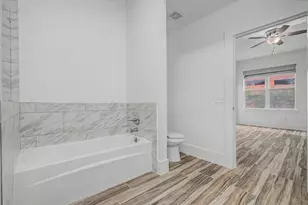 300 St Joseph Pkwy, Houston, TX 77002 - Photo 24