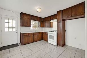 7659 Greenstone St, Houston, TX 77087 - Photo 8