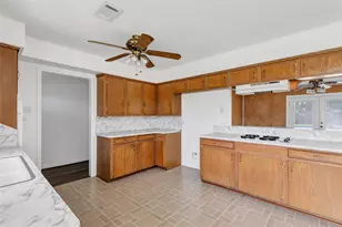 117 Tanglewood St, Baytown, TX 77520 - Photo 22
