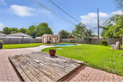 117 Tanglewood Street, Baytown, TX 77520 - Photo 4