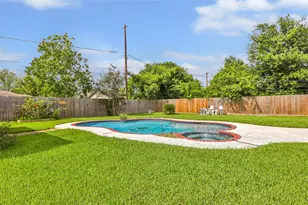 117 Tanglewood St, Baytown, TX 77520 - Photo 8