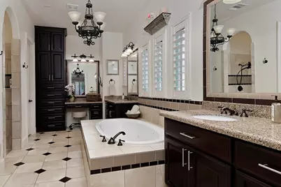 70 S Player Manor Circle, The Woodlands, TX 77382 - Photo 24