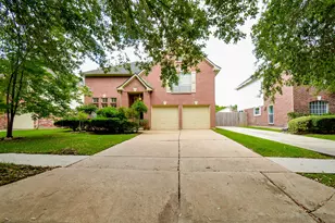 2314 Bent River Dr, Sugar Land, TX 77479 - Photo 2