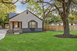 1714 Hawthorne St, La Marque, TX 77568 - Photo 2