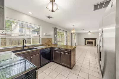 4004 Spring Branch Dr E, Pearland, TX 77584 - Photo 12