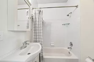 4618 McEwen St, Houston, TX 77009 - Photo 18